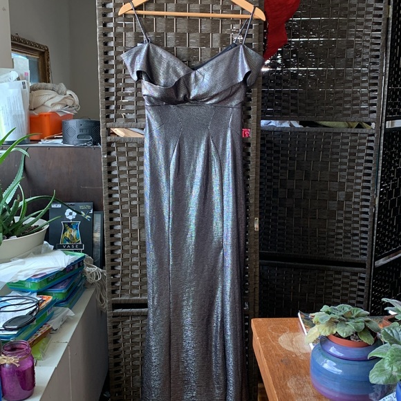 Nightway Petite Off Shoulder Metalic Gown Dress Size 4P - Picture 8 of 12